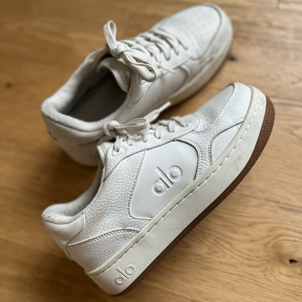 ALO Yoga Recovery mode Sneakers